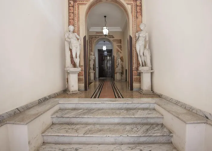 Golden House Vatican - Regolo Rome